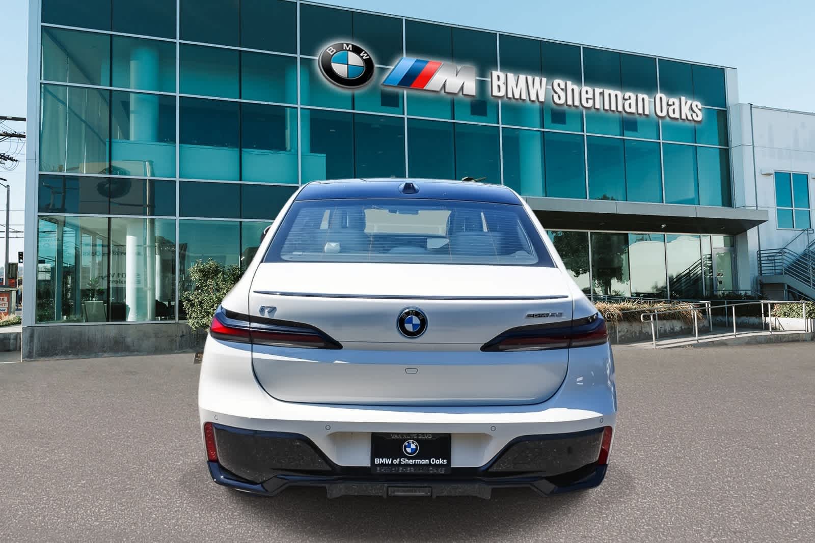 Thumbnail: 2026 BMW i7 - 5