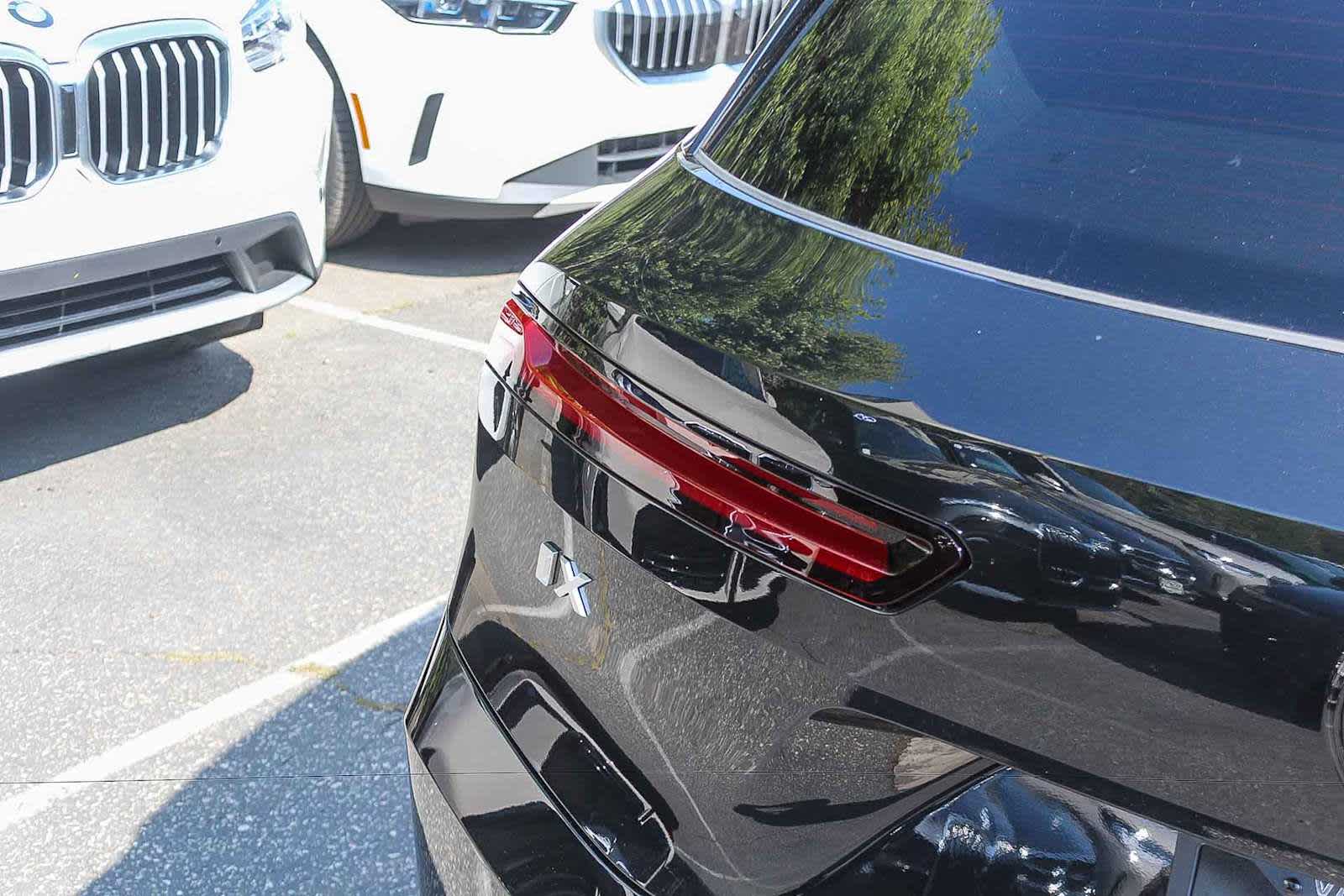 Thumbnail: 2026 BMW iX - 7