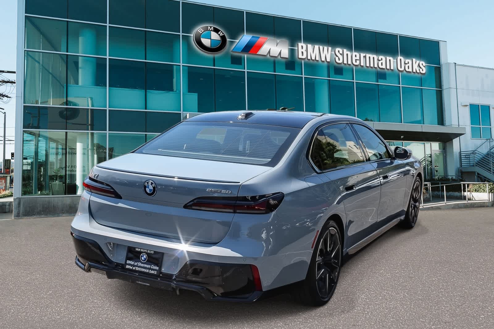 Thumbnail: 2026 BMW i7 - 4