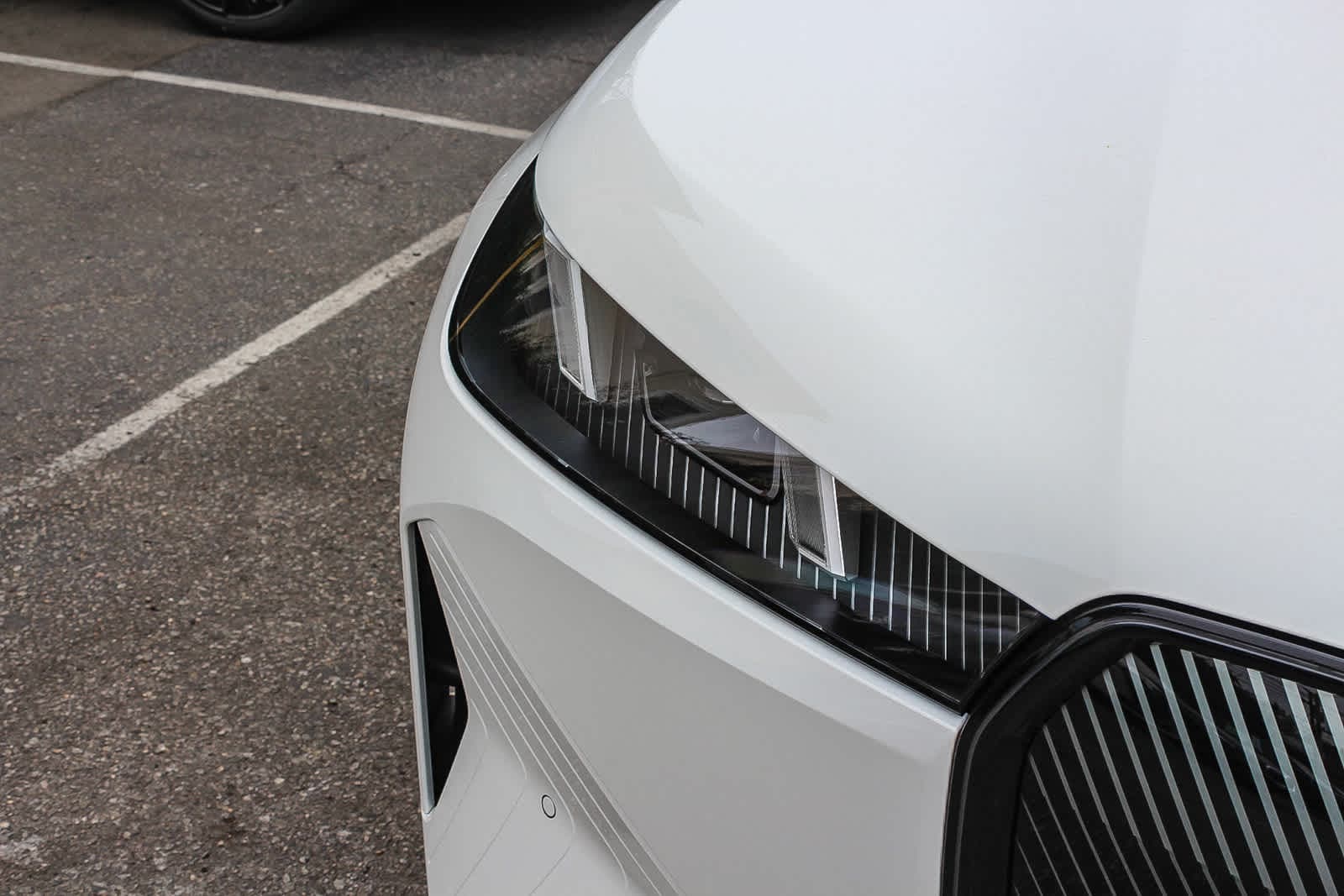 Thumbnail: 2026 BMW iX - 10