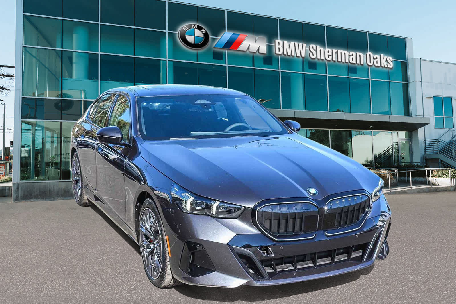 Thumbnail: 2026 BMW 5 Series - 3