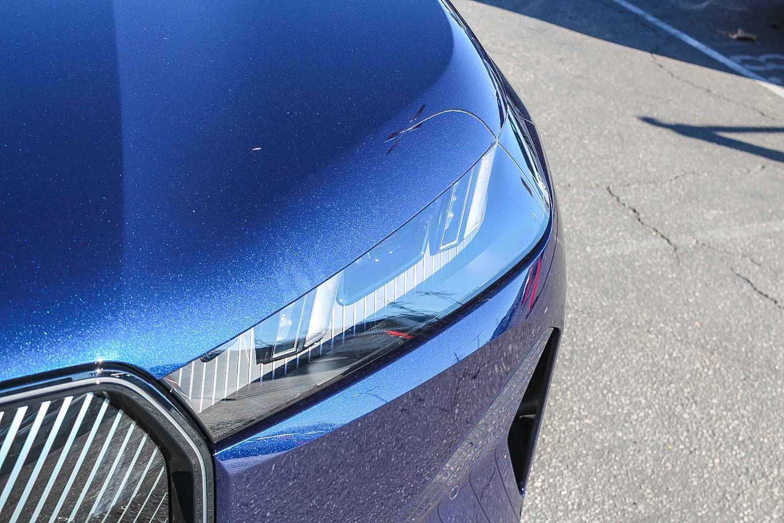 Thumbnail: 2026 BMW iX - 10