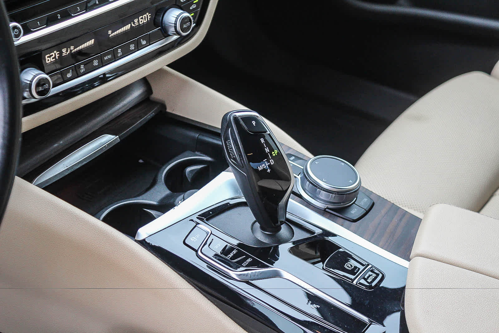 Thumbnail: 2021 BMW 5 Series - 18