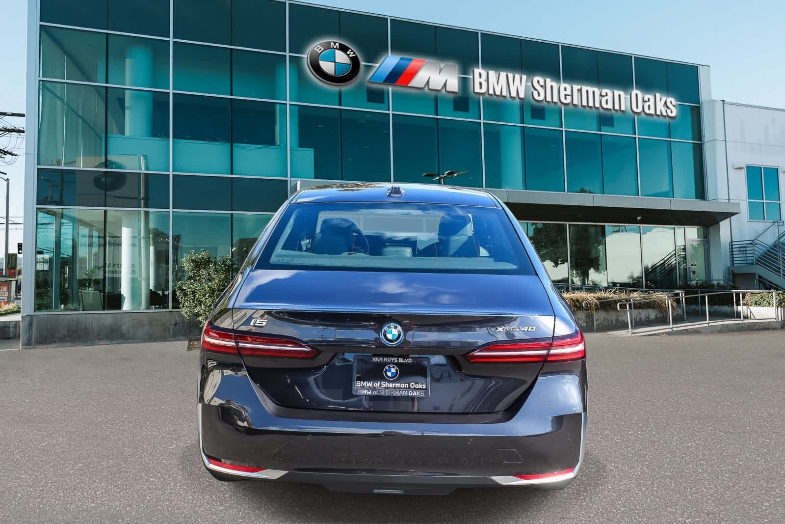 Thumbnail: 2026 BMW i5 - 5
