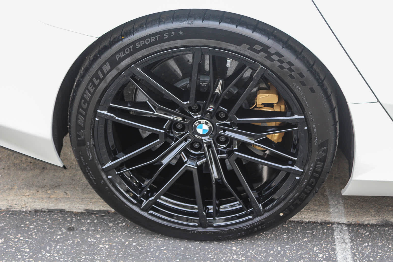 Thumbnail: 2026 BMW M5 - 8