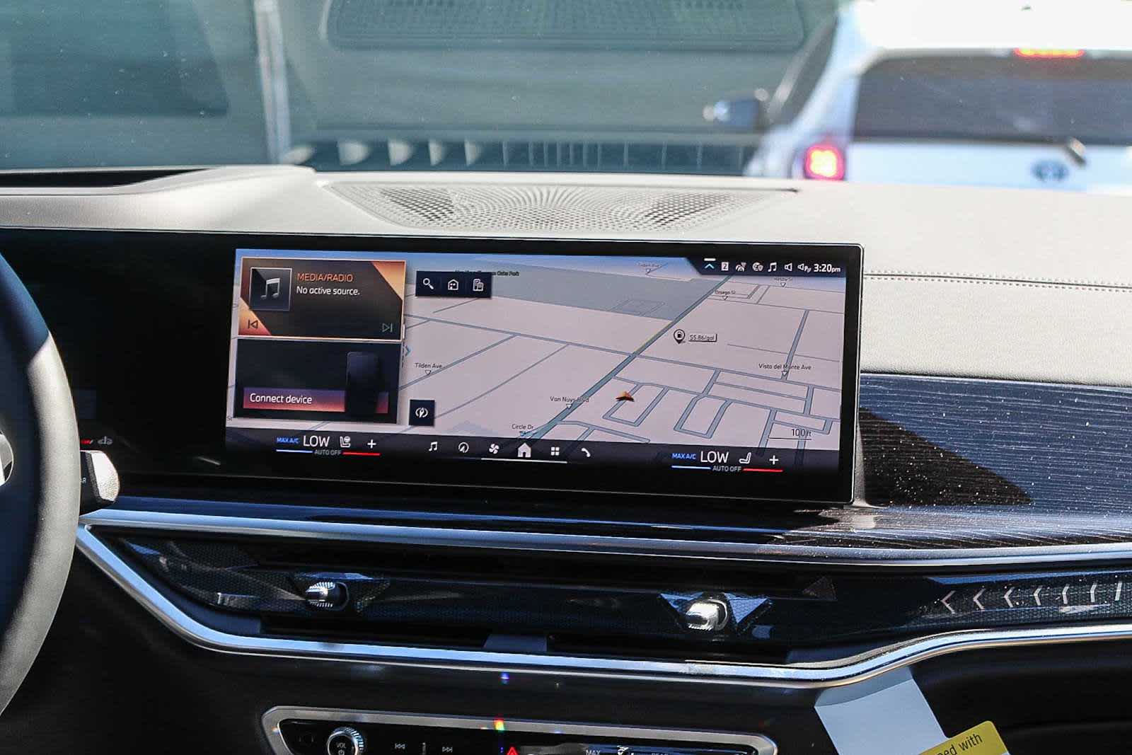 Thumbnail: 2026 BMW X7 - 14