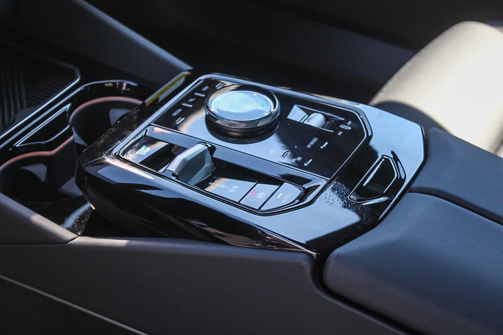 Thumbnail: 2026 BMW i5 - 19