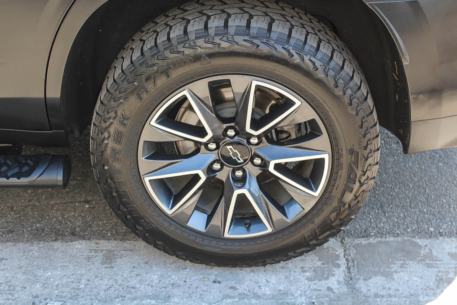 Thumbnail: 2023 Chevrolet Tahoe - 8