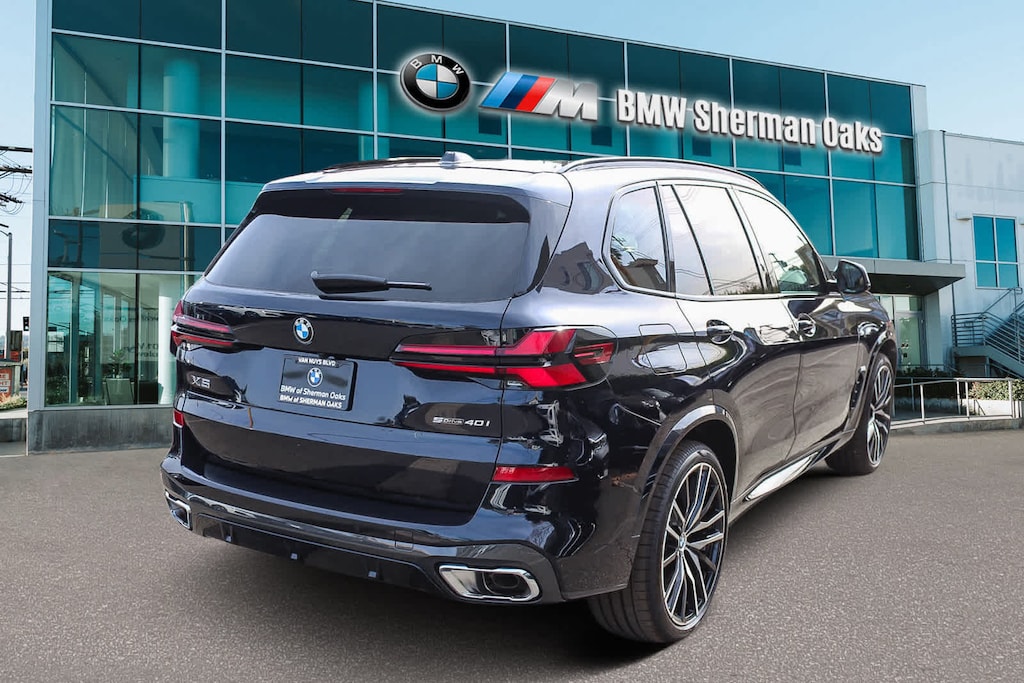 New 2026 BMW X5 sDrive40i SUV
