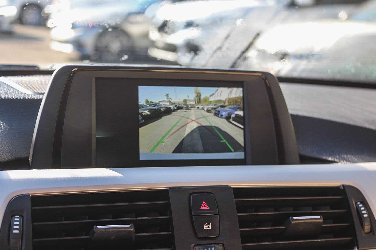 Thumbnail: 2018 BMW 3 Series - 23