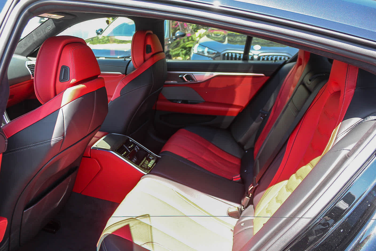 Thumbnail: 2026 BMW 8 Series - 16