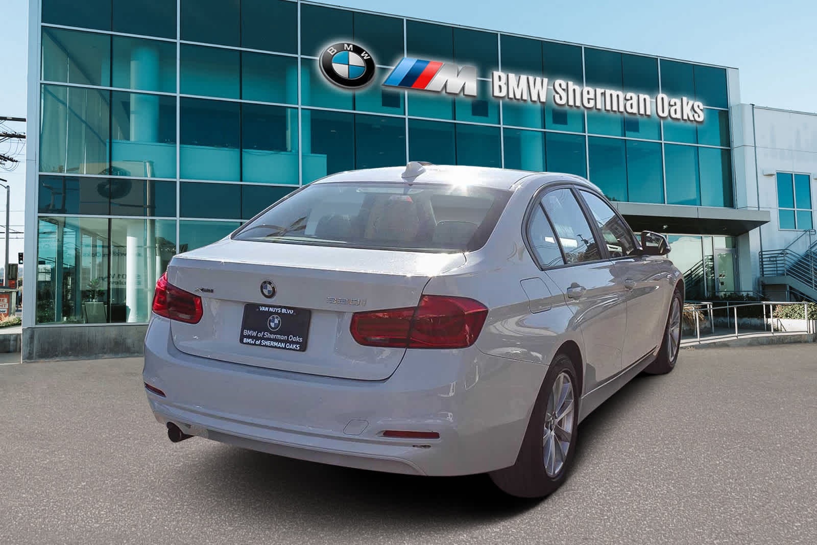 Thumbnail: 2018 BMW 3 Series - 4