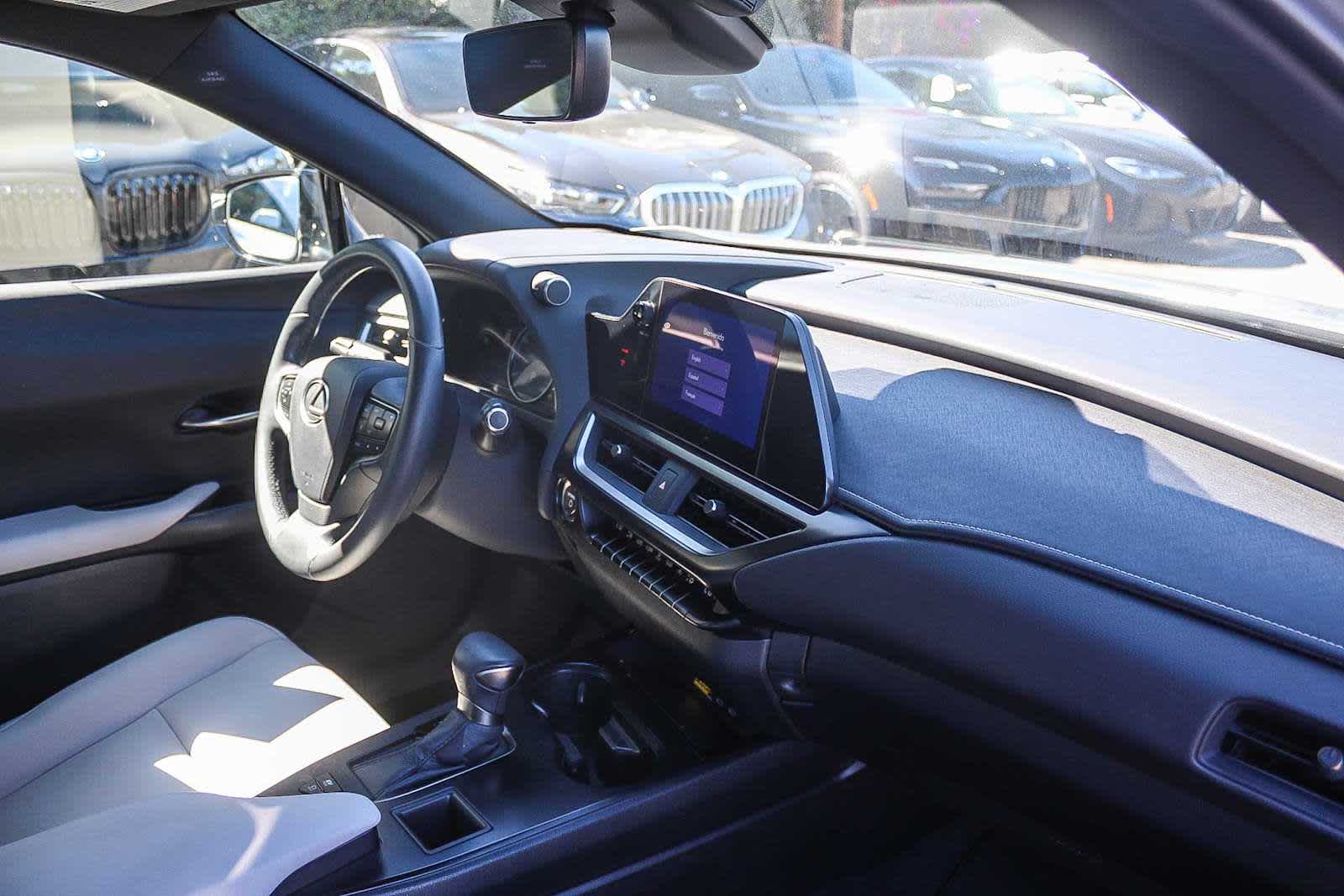 Thumbnail: 2024 Lexus UX - 13