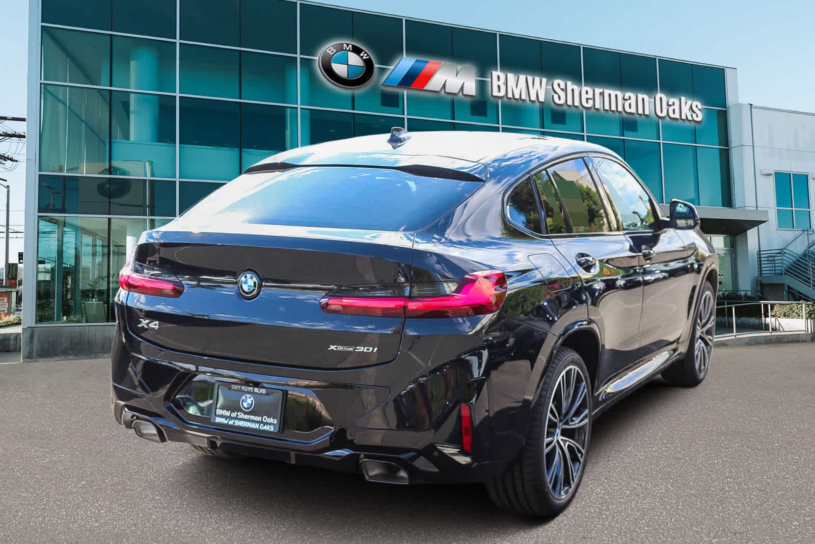 Thumbnail: 2025 BMW X4 - 4