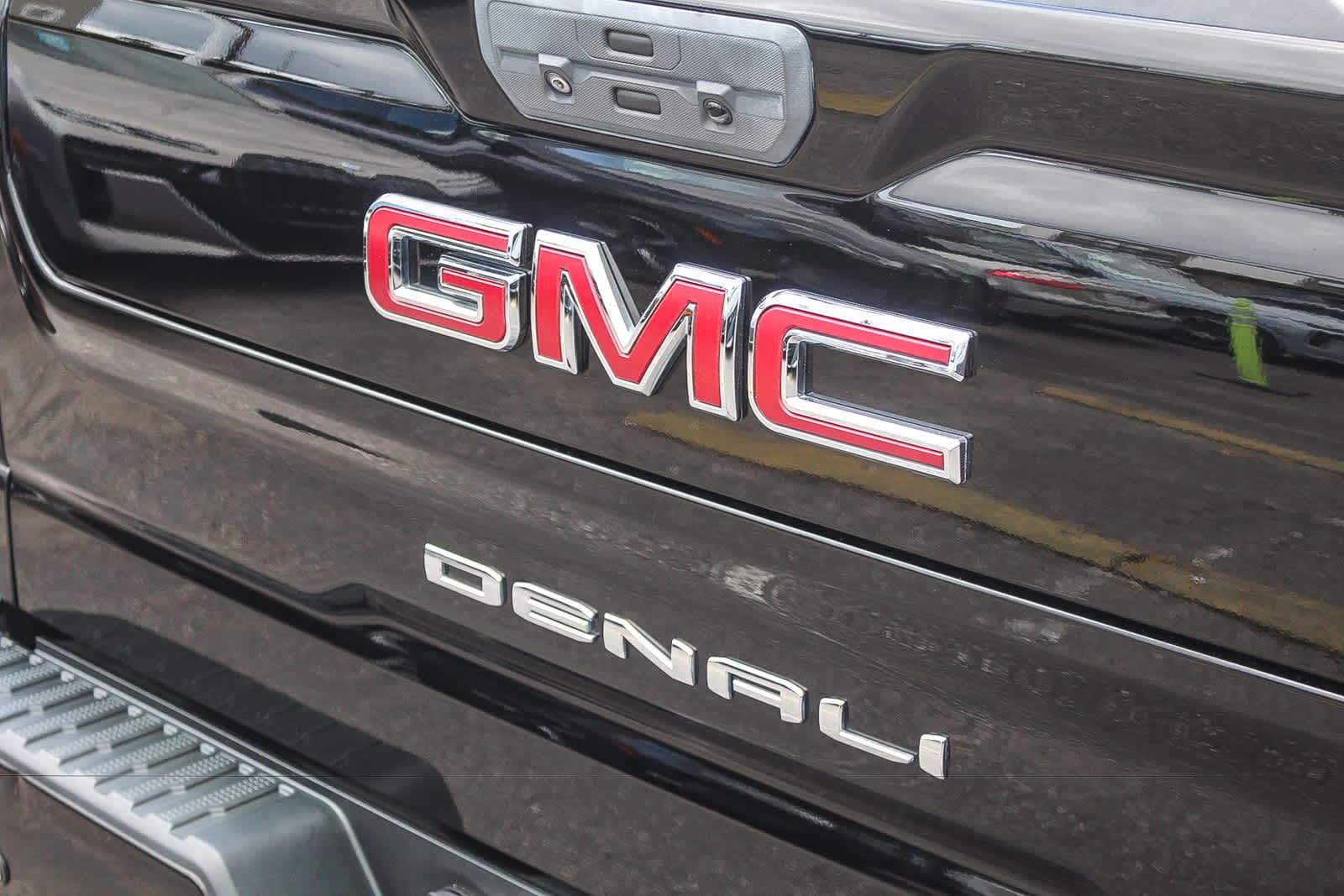2019 GMC Sierra 1500 Denali photo 3