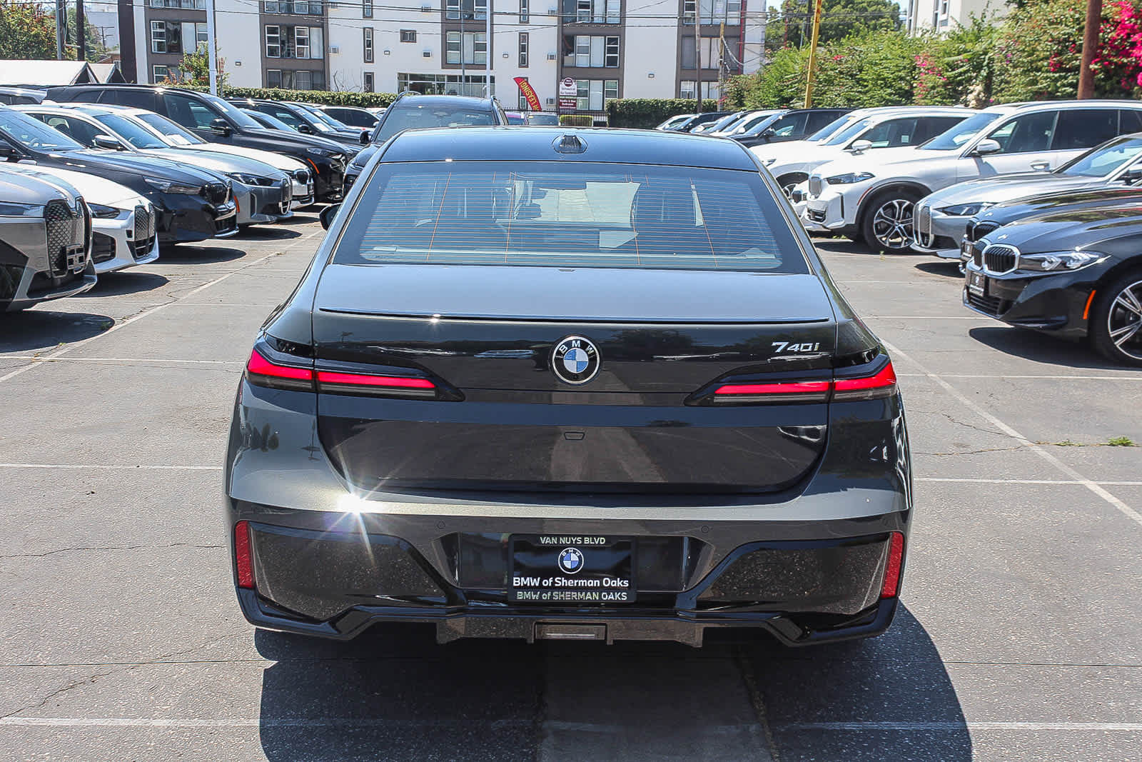 Thumbnail: 2026 BMW 7 Series - 6