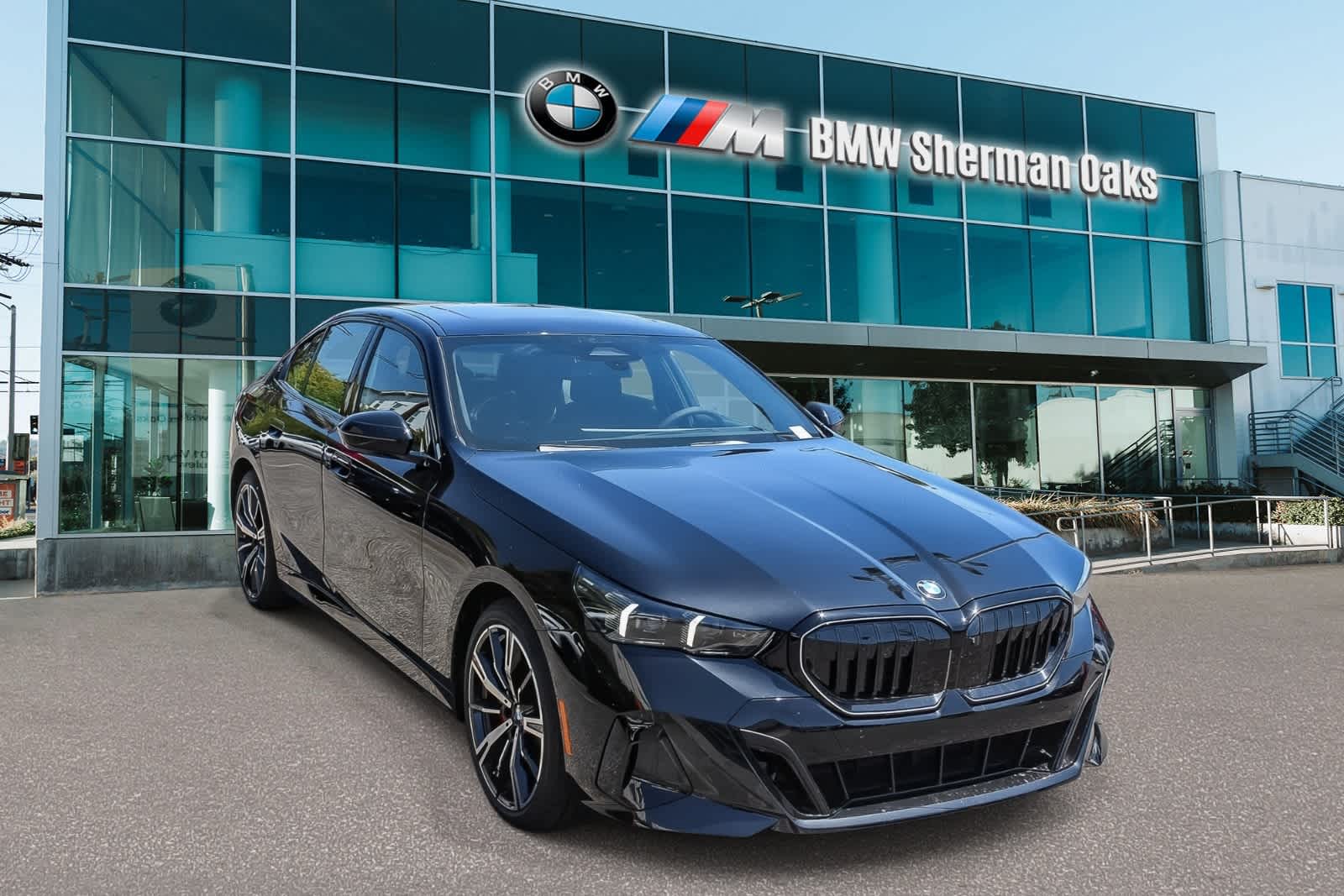 Thumbnail: 2027 BMW 5 Series - 3