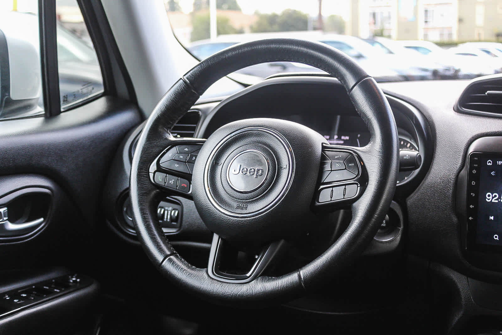 Thumbnail: 2017 Jeep Renegade - 15