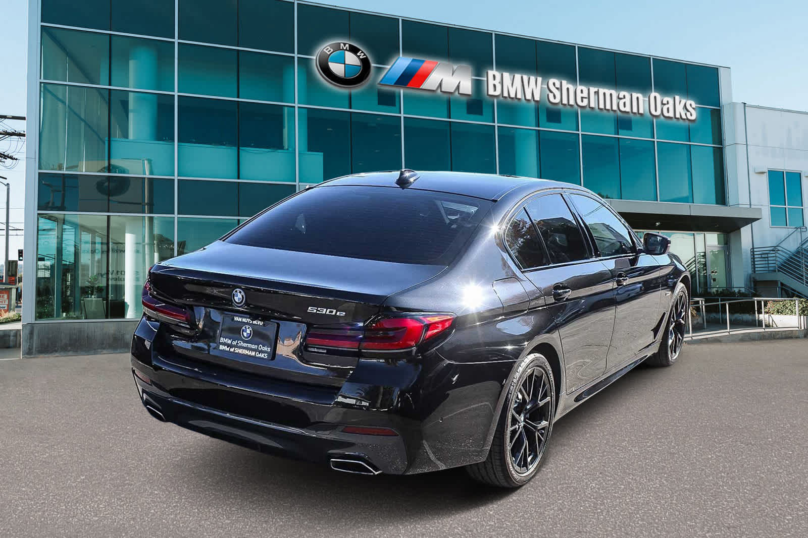 Thumbnail: 2023 BMW 5 Series - 4