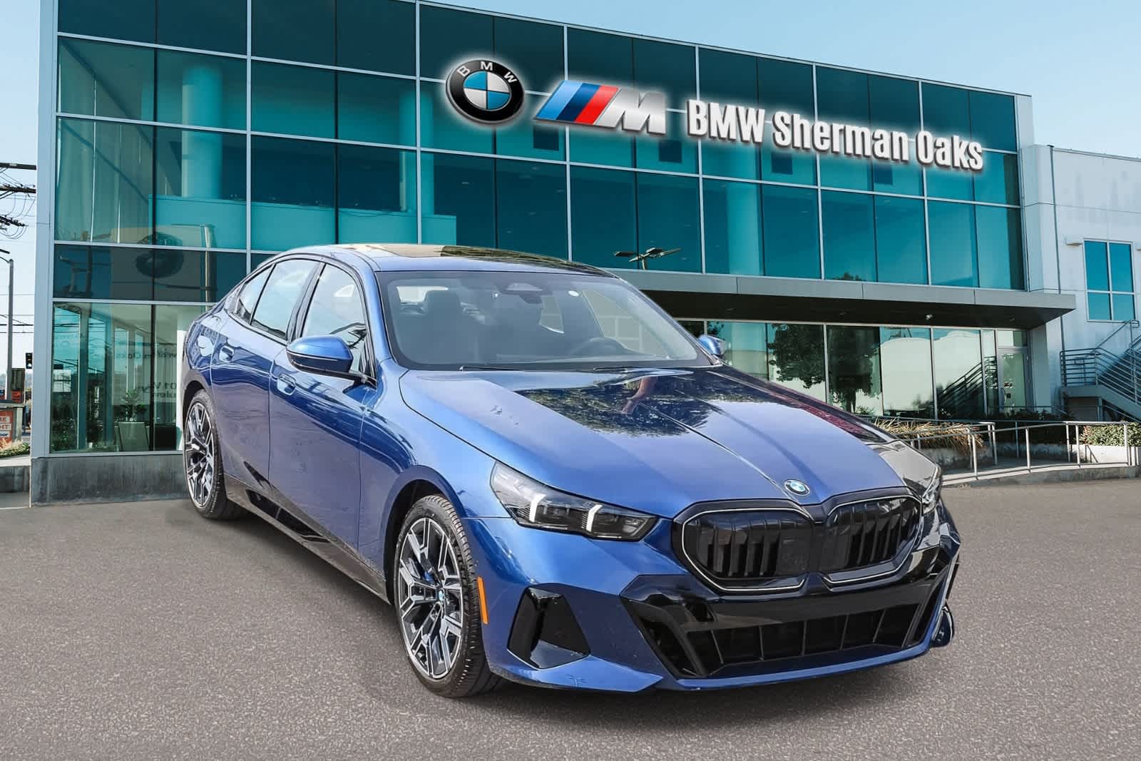 Thumbnail: 2026 BMW 5 Series - 3