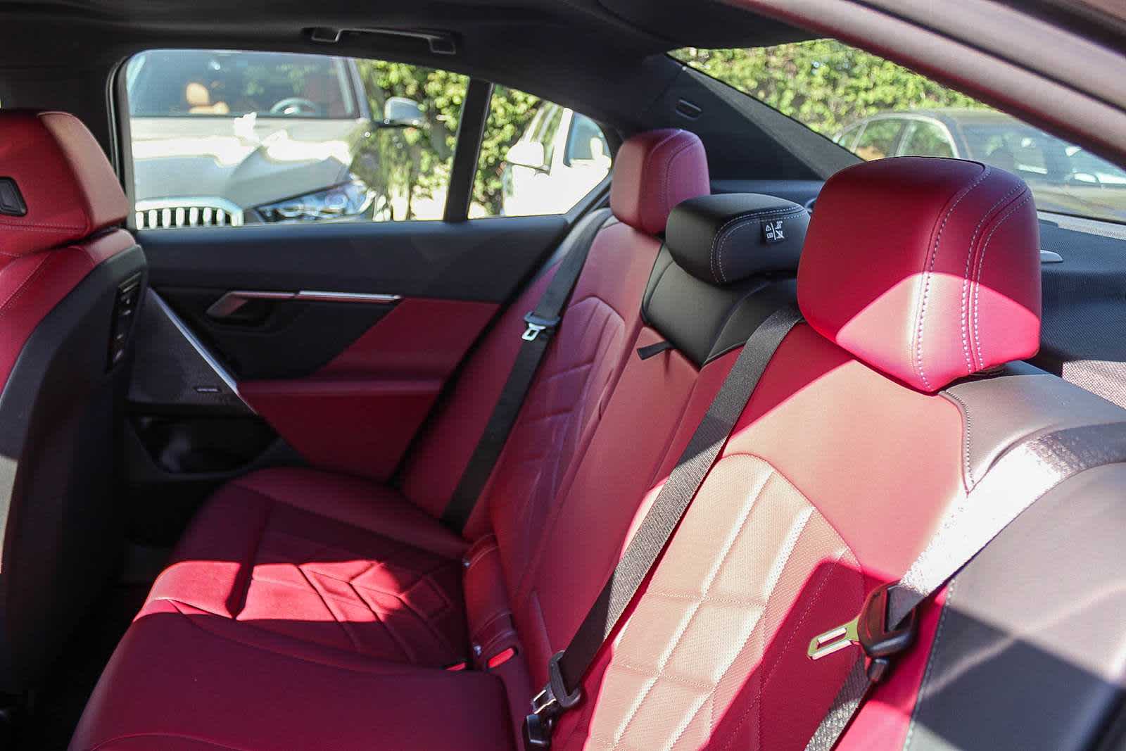 Thumbnail: 2026 BMW 5 Series - 18