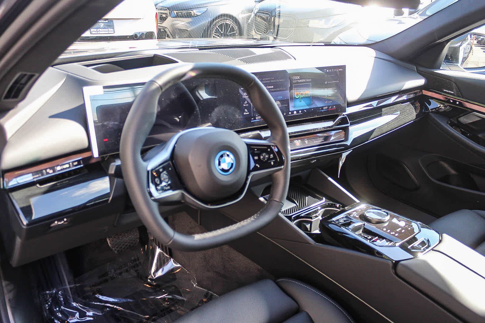 Thumbnail: 2026 BMW i5 - 17
