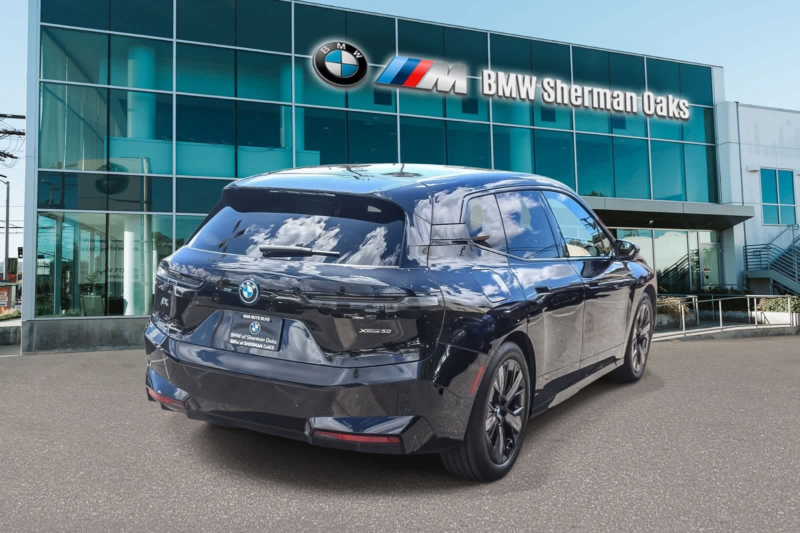 2023 BMW iX xDrive50 photo 3