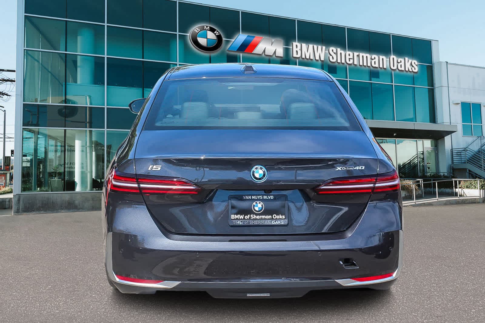 Thumbnail: 2026 BMW i5 - 5