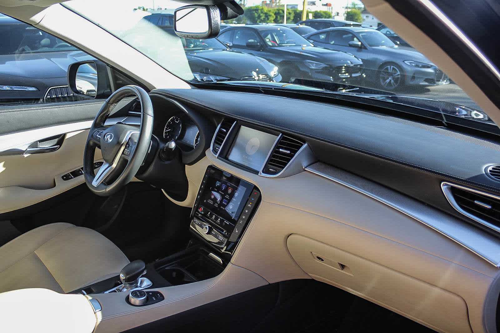 Thumbnail: 2019 INFINITI QX50 - 16