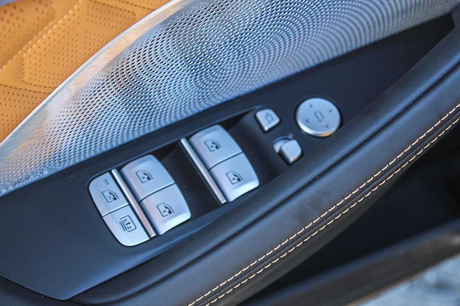 Thumbnail: 2025 BMW M8 - 20