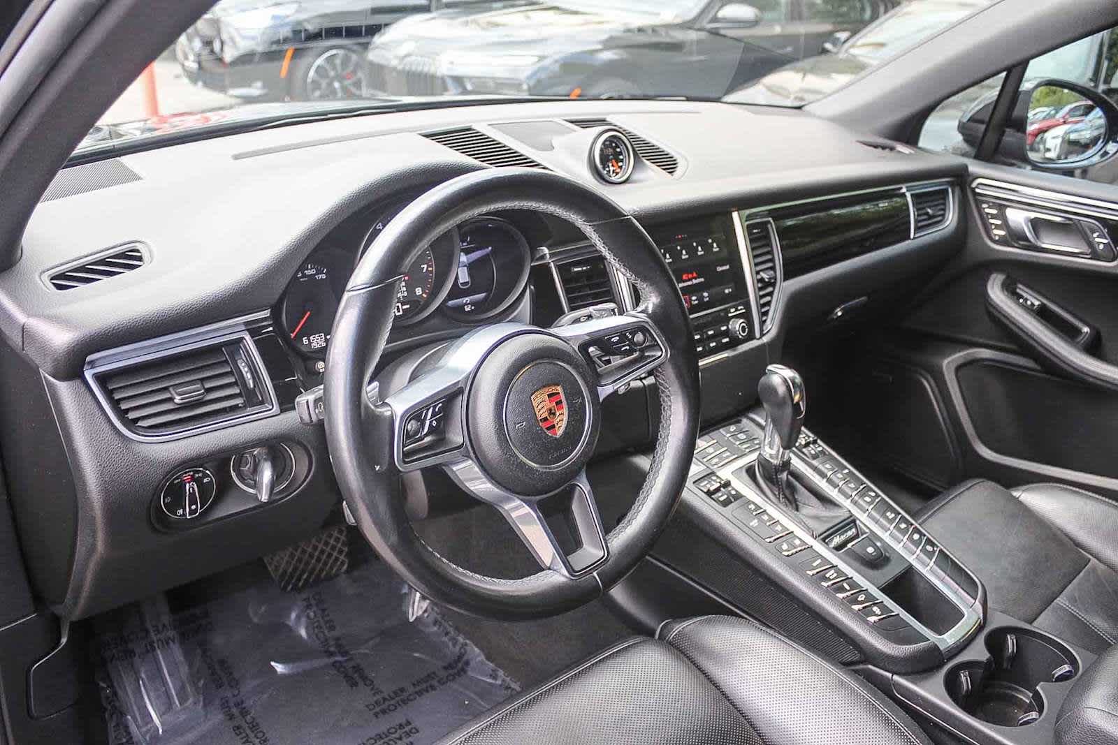 Thumbnail: 2018 Porsche Macan - 17