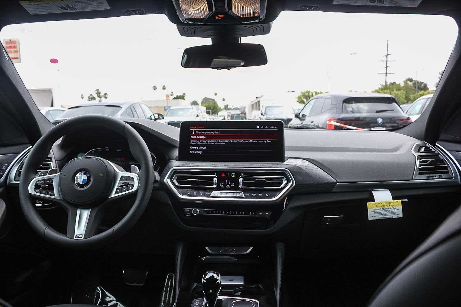Thumbnail: 2025 BMW X4 - 12