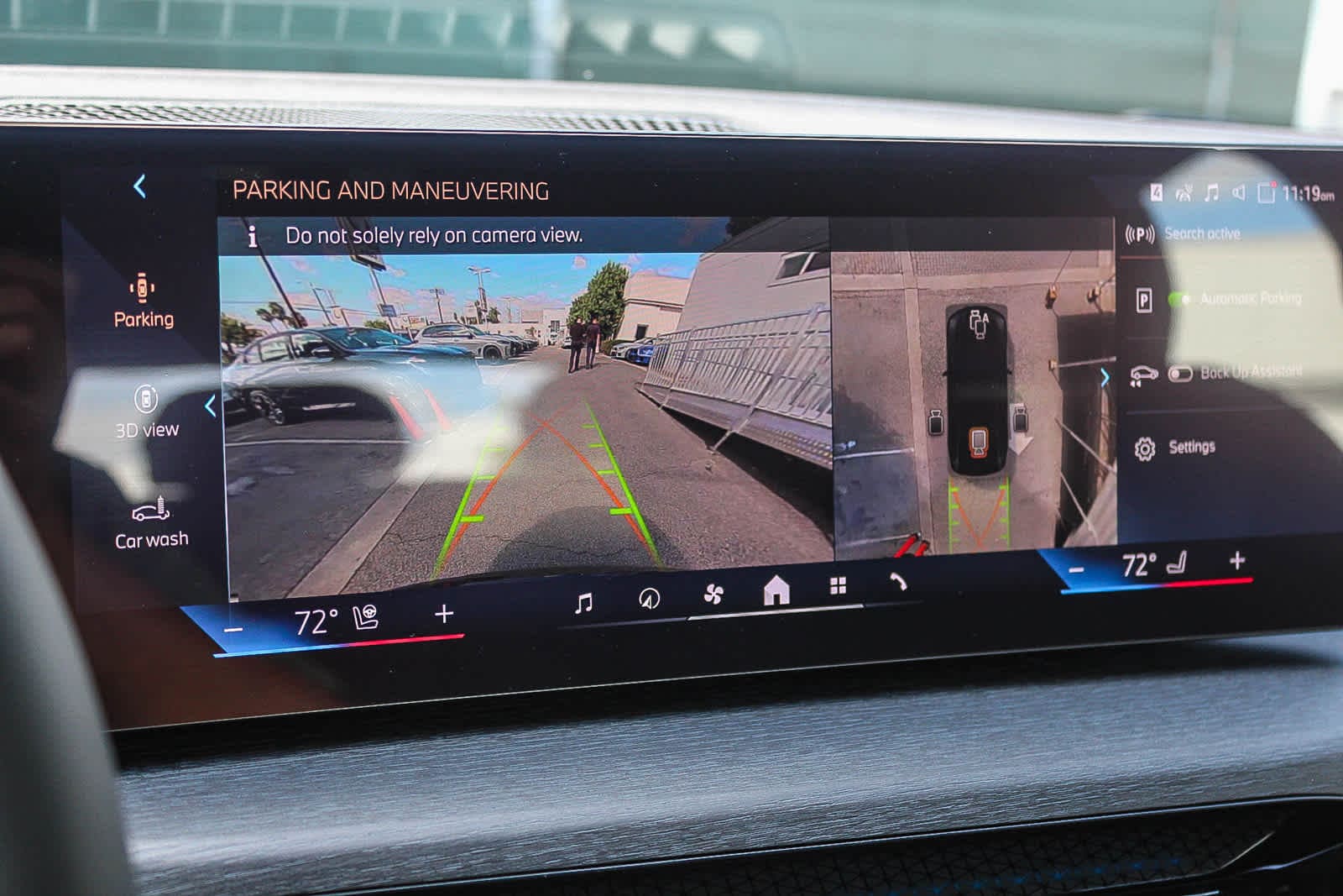 Thumbnail: 2025 BMW i4 - 23