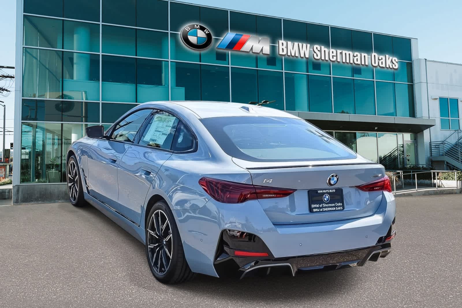 Thumbnail: 2026 BMW i4 - 12