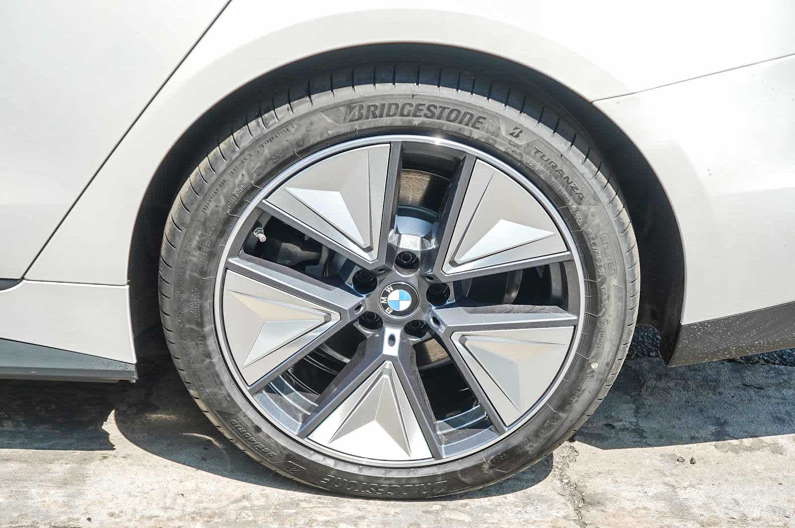 Thumbnail: 2026 BMW i4 - 11