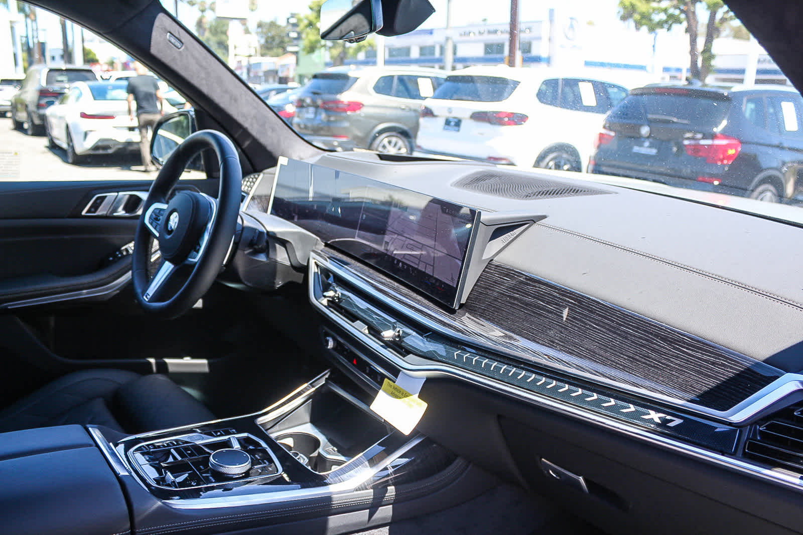 Thumbnail: 2026 BMW X7 - 16