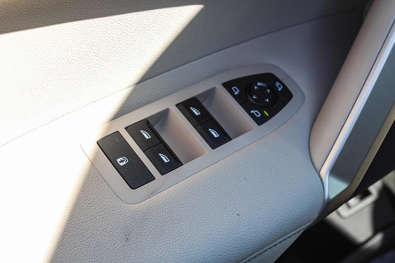 Thumbnail: 2026 BMW iX - 20