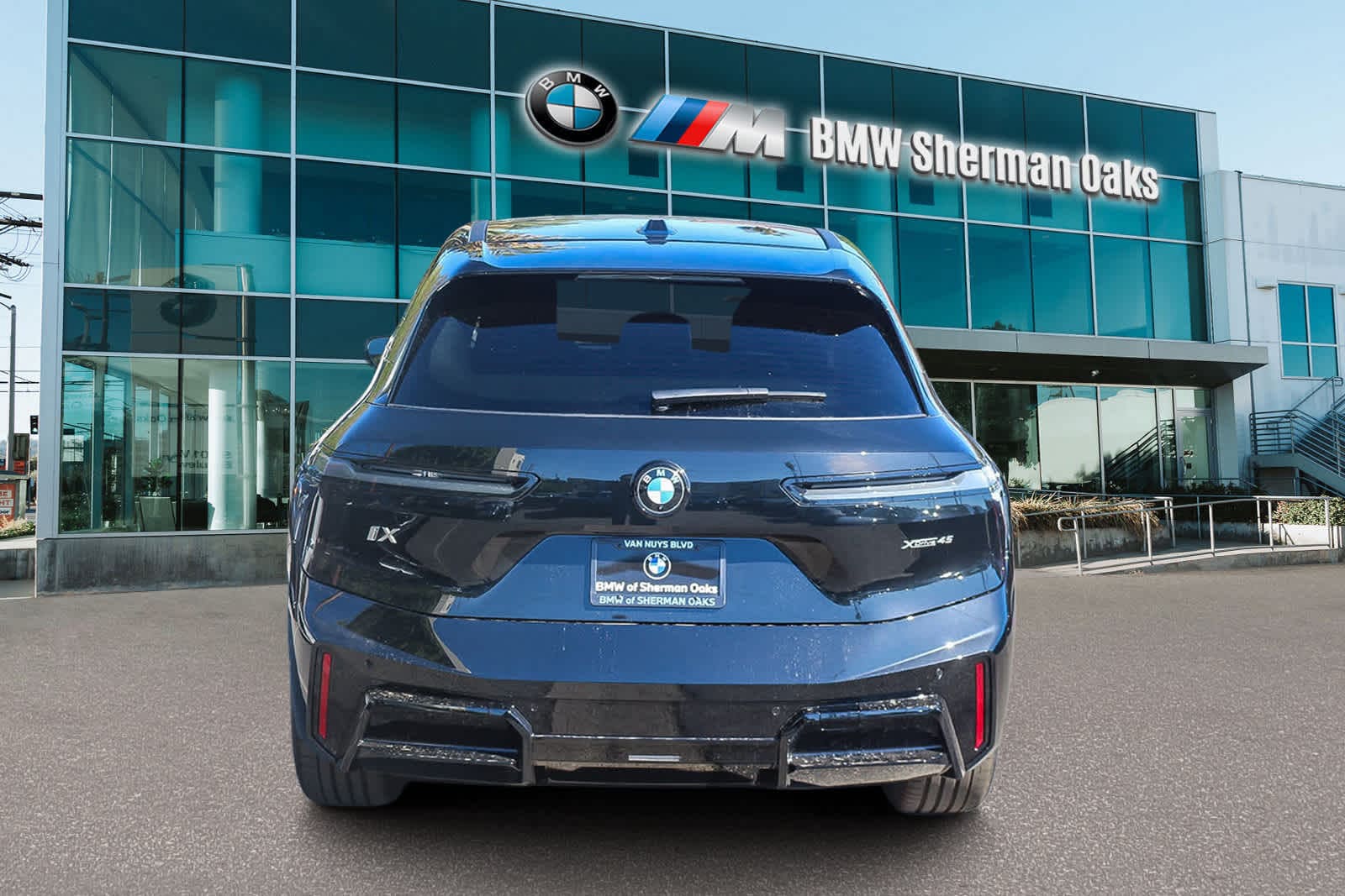 Thumbnail: 2026 BMW iX - 5