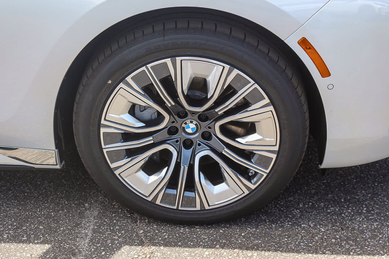 Thumbnail: 2026 BMW i7 - 9