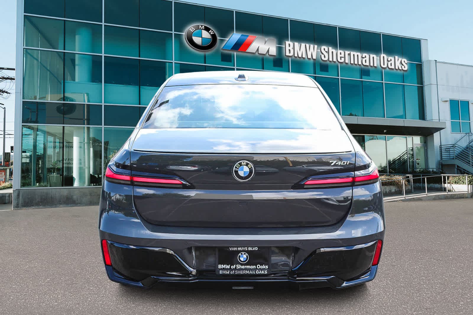 Thumbnail: 2026 BMW 7 Series - 5