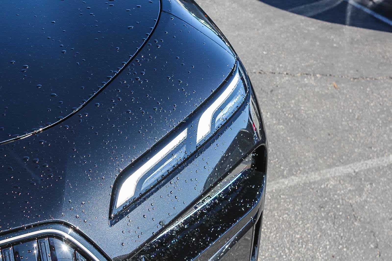 2026 BMW 7 Series 750e - Photo 10