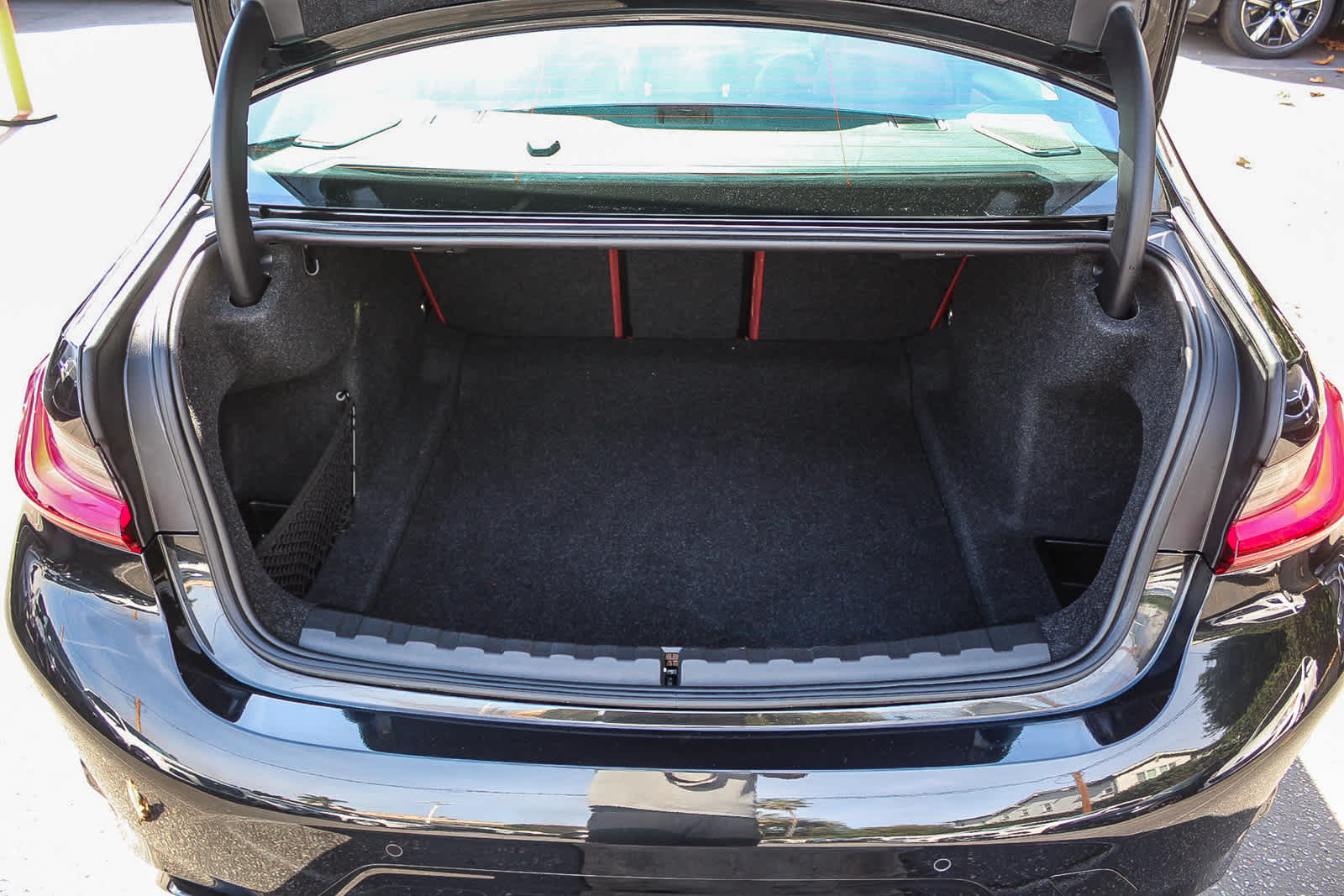 Thumbnail: 2025 BMW 3 Series - 25