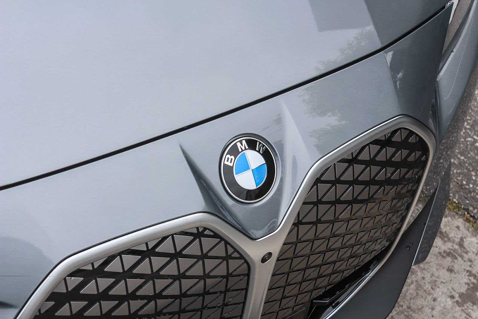 Thumbnail: 2026 BMW i4 - 11