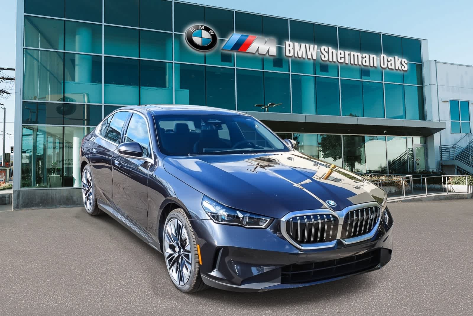 Thumbnail: 2026 BMW i5 - 3