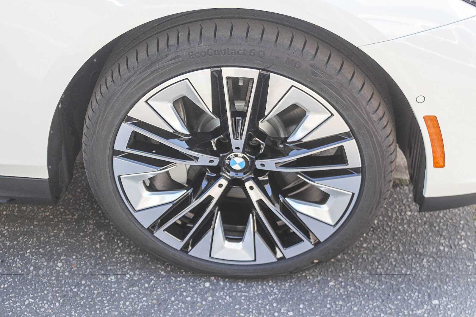 Thumbnail: 2026 BMW 5 Series - 9