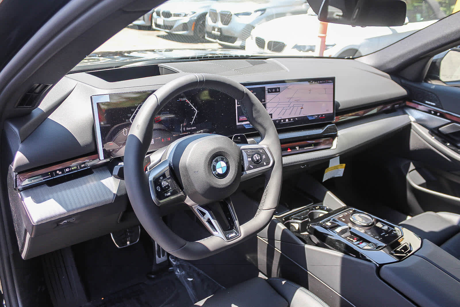 Thumbnail: 2027 BMW 5 Series - 16
