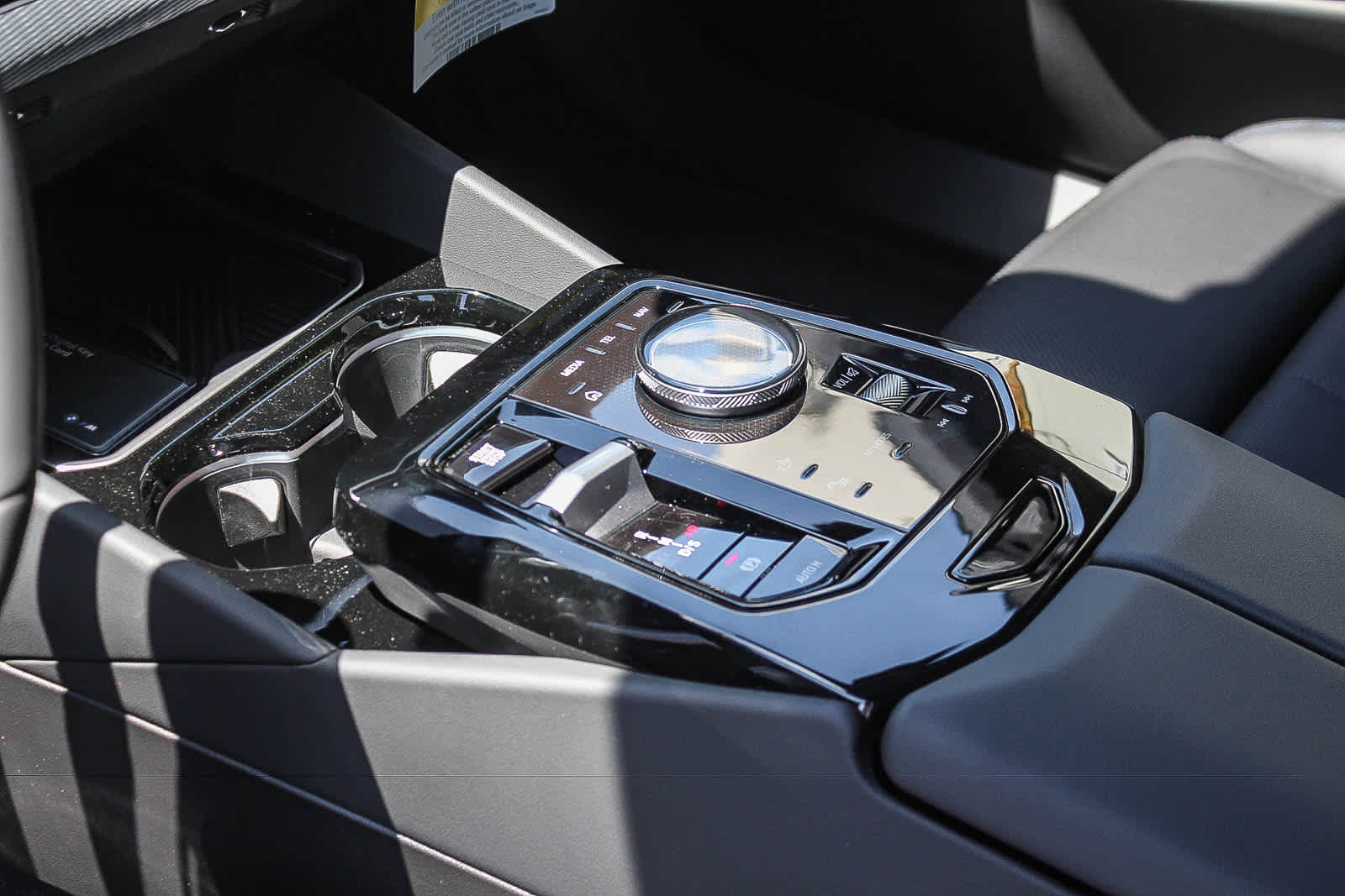 Thumbnail: 2027 BMW 5 Series - 18
