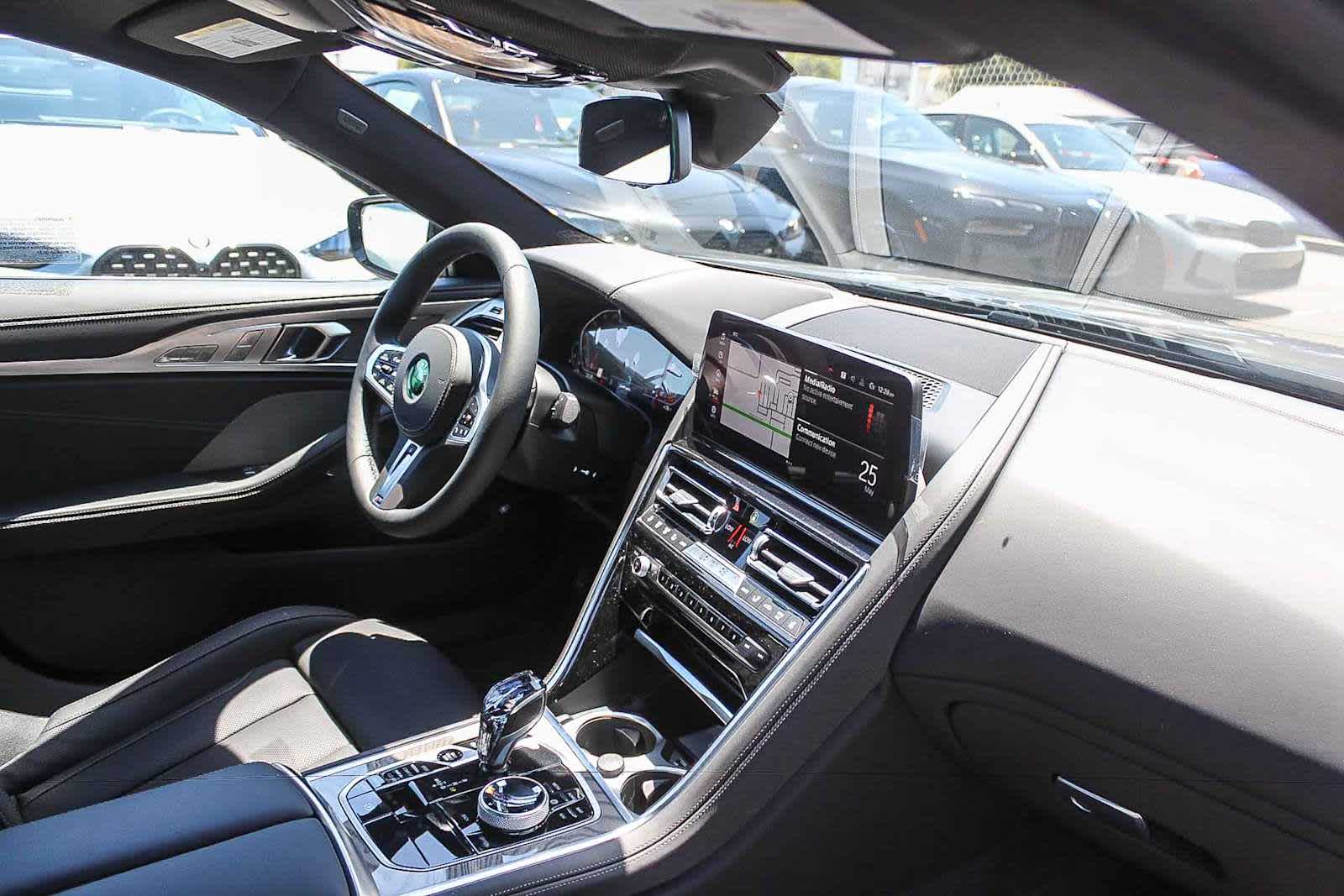 Thumbnail: 2026 BMW 8 Series - 15