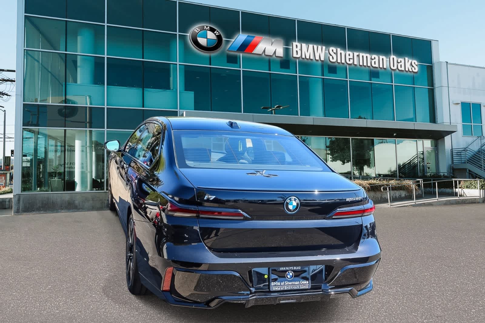 Thumbnail: 2026 BMW i7 - 6