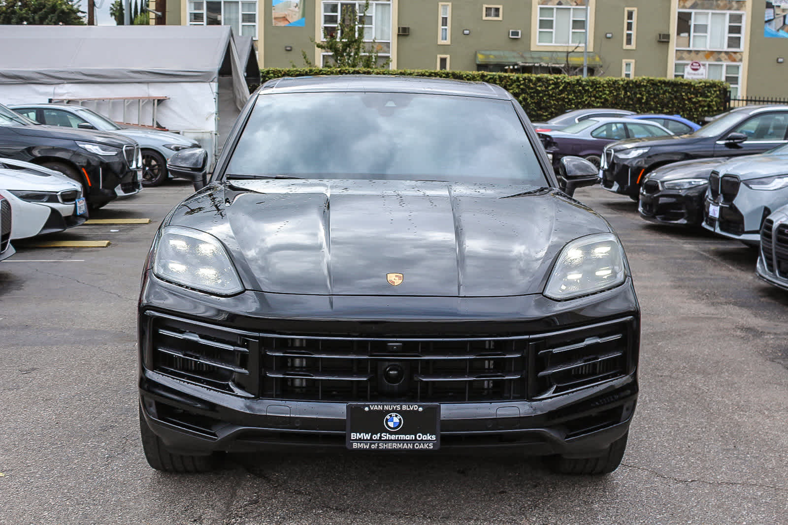 2024 Porsche Cayenne photo 2